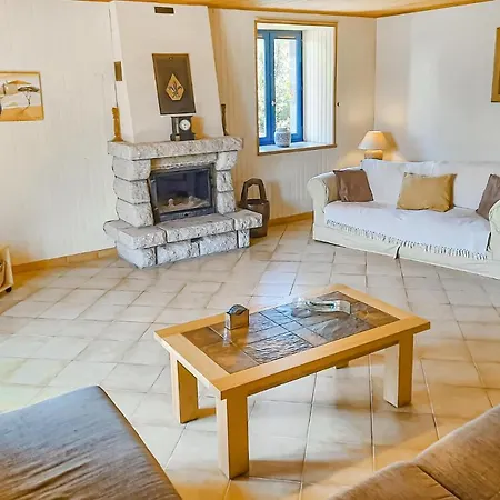 3 Bedroom Lovely In Ruffiac