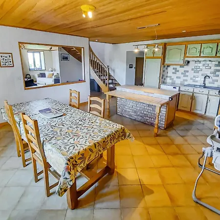 Nyaraló 3 Bedroom Lovely In